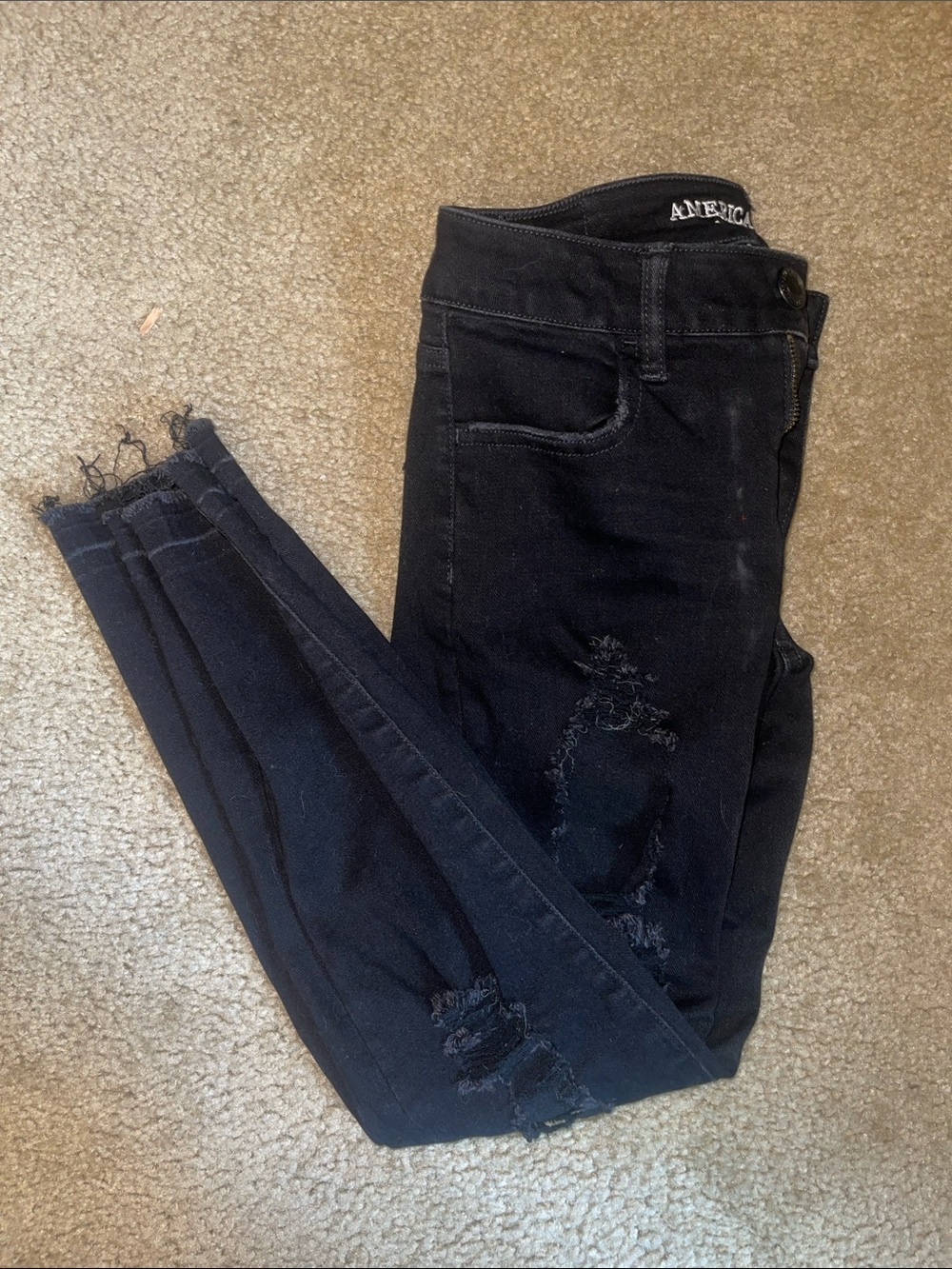 American Eagle Outfitters High-Rise Black Distressed Cropped Jegging